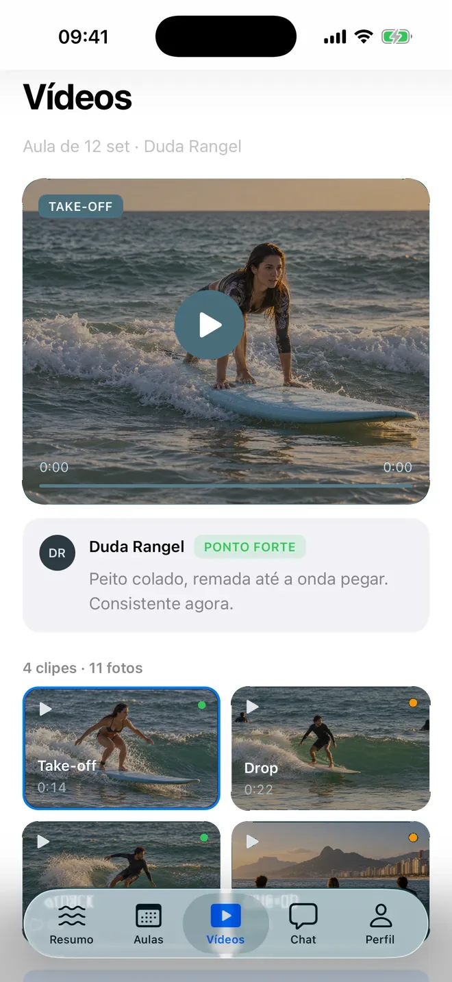 Tela de vídeos com o clipe da aula, o comentário do professor e quatro clipes.